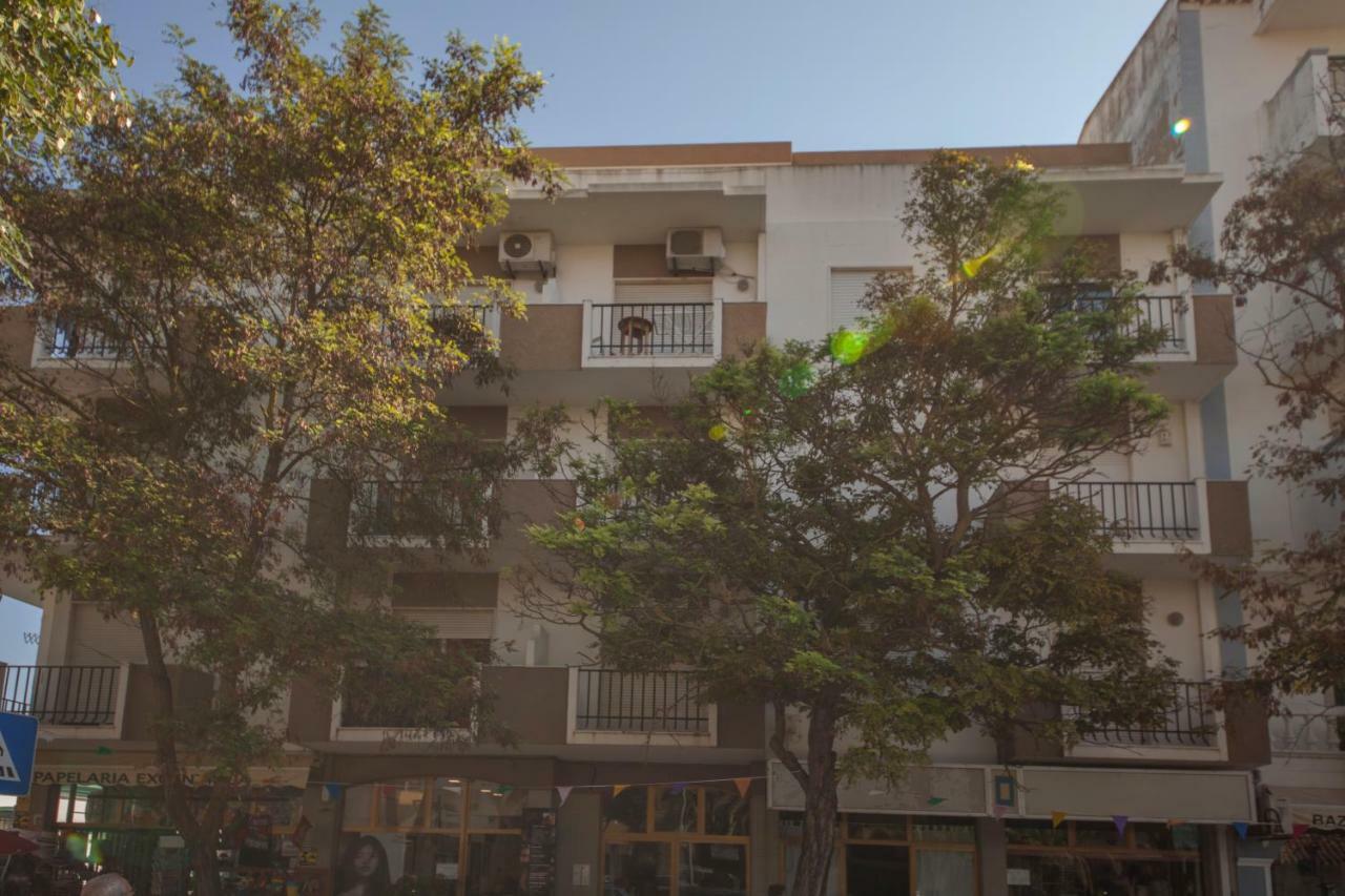 De 80 M2 Com 2 * Lagos